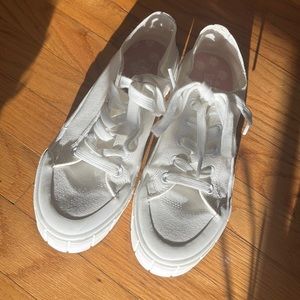 Mad Love White tennis shoes size 8